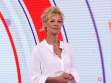 Едва ли ще я познаете! Култова тв водеща се появи неузнаваема в ефир