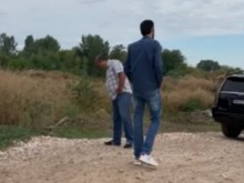 Ексклузивно: Строителен бос плаши граждани с чупене на крака