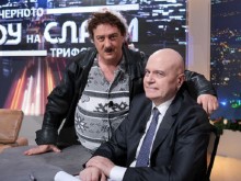 След 15 години вярна служба при Слави Трифонов Краси Радков му обърна гръб