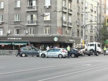Автомобил на НСО катастрофира в столицата