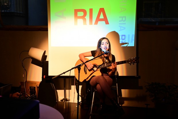 Талантливата РИА представи с концерт в градината на столично заведение