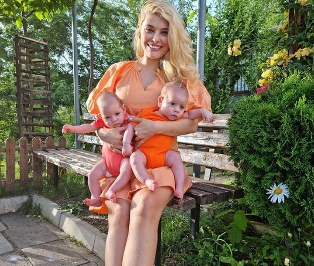 Инстаграм
Ева Веселинова има сериозен проблем с 5-месечните си близнаци. Стефания