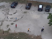 Пловдивчанин: Фирма превърна дома ни в депо за строителни отпадъци