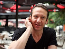 Деян Донков става дизайнер