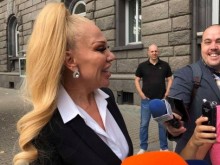 Луна била мъдра колкото една кренвиршка