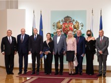 Държавният глава награди двама много известни българи
