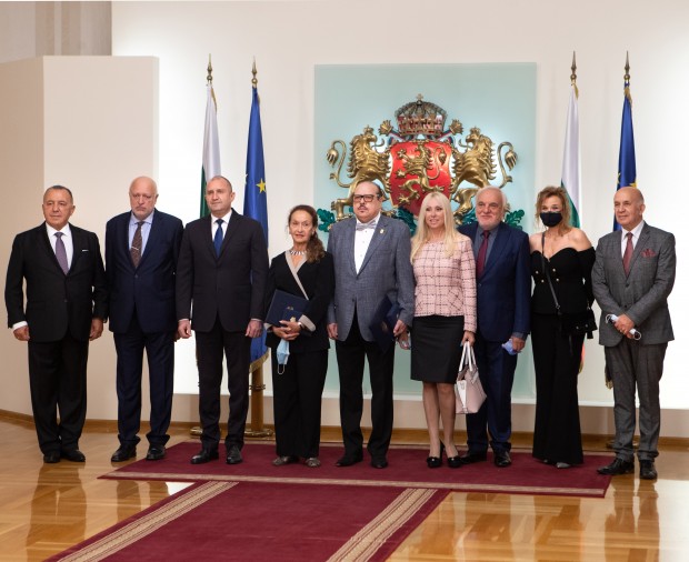 На официална церемония в Гербовата зала на Дондуков“ 2 държавният