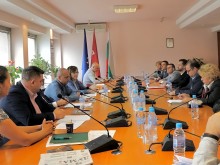 Нинова: Предлагаме мерки, които ще доведат до намаляване на цените за домакинствата