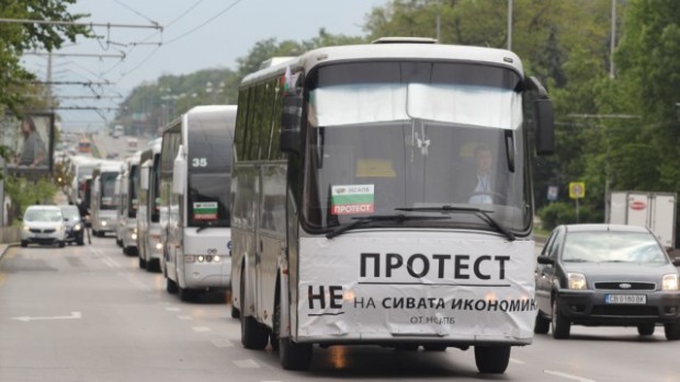 Над 80 общини в България вече нямат автобусни превози. Около