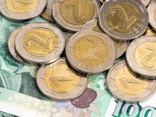 Експерт: Българинът харчи повече, отколкото получава, затова тегли много кредити