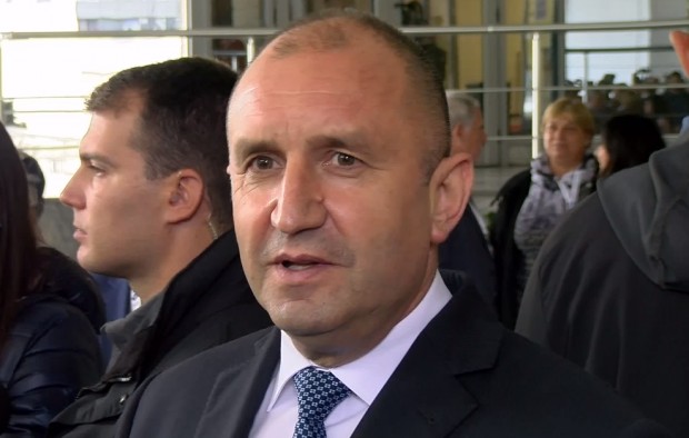 Радев от Панаира: Ами Борисов да излезе и да спечели президентските избори