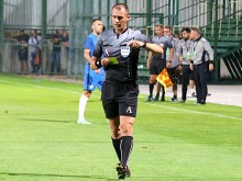 Драго Драганов свири регионалното дерби Берое - Локо, пратиха Димитър Димитров в Коматево