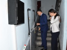 Младеж с увреждане 1.5 г. не е излизал навън, вече може да го прави