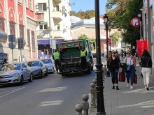 Камион на КМД гази закона на 20 метра от Главната