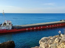 Европейската агенция за морска безопасност не откри замърсяване на водата около заседналия кораб