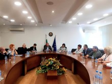 Областна администрация отново наема четири палати за изборите