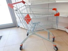 Кошмар за клиентка на голям магазин в Раковски, откраднаха от количката й най-ценното!