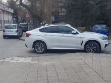 3 политически формации искат улица в центъра да не е "синя зона"
