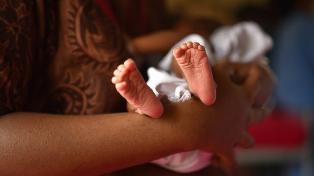 Мистериозна треска уби 24 деца в Индия 8 от тях