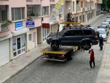 В Пловдив "паяк" вдигна джипа на сина на известен бизнесмен