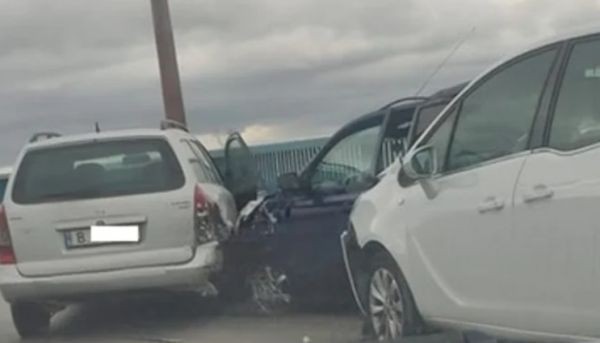 Фейсбук
Верижна катастрофа на Аспаруховия мост във Варна предизвика огромна тапа  Инцидентът