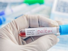МЗ: Ваксините на Pfizer и AstraZeneca предпазват от тежки форми на COVID-19