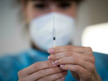 "Експериментална течност" не може, а ботокс, кренвирши и цигари - може?