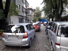 Камион се заклещи в улица в центъра на Пловдив