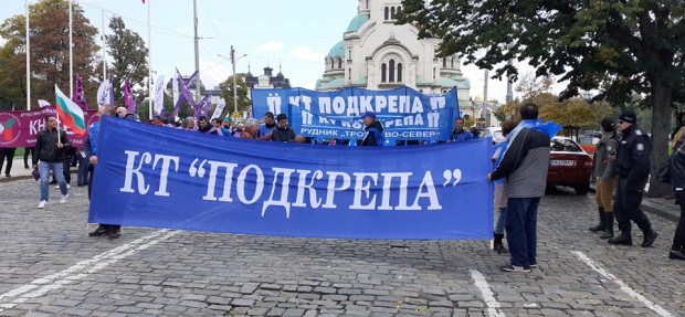 Sofia24.bg
>Протестиращите ще внесат на среща с премиера декларация на синдикалните