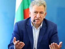 Кацаров: Ситуацията е много сериозна, но няма място за паника