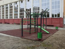 СУ "П. Кр. Яворов" реализира проекти за обновена ограда и фитнес на открито