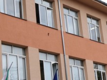 Ковид нахлу в много училища в Пловдив!