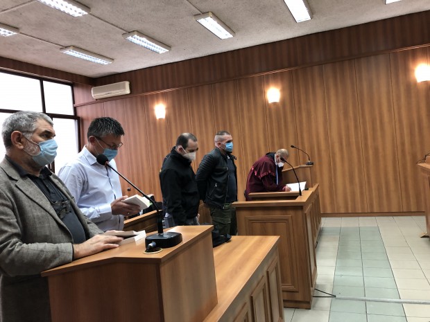 Глобяват подсъдима и адвоката й