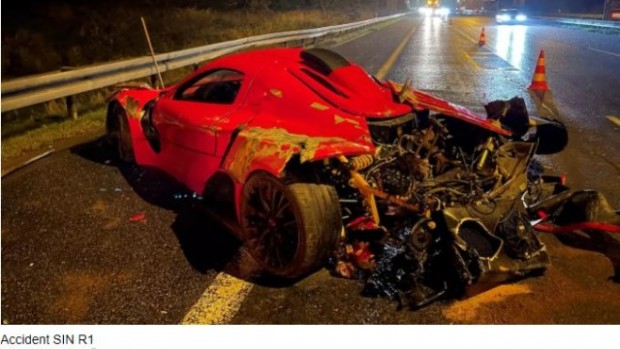 Novinky
Луксозен автомобил с българска регистрация катастрофира на магистрала в Чехия