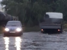 Воден кошмар за шофьорка в Пловдив!