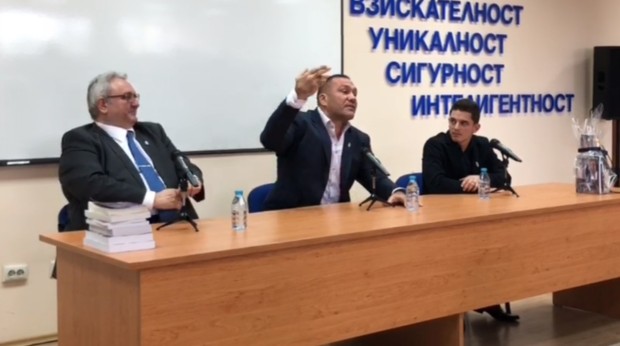 Кубрат Пулев срина със земята цялата ни политическа класа, нарече ги крадци и манипулатори