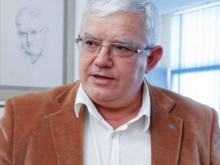 Академик Митев: Антибиотици при COVID-19 са предпоставка за лечебни трагедии