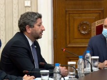 Призоваха президента да прекрати кампанията си и да свика Съвета за национална сигурност