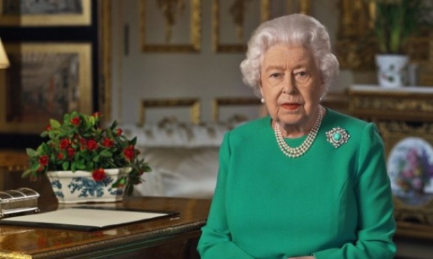 Кралица Елизабет II е прекарала нощта срещу четвъртък в болница