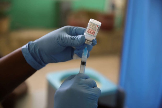 AP
При изпълнението на Националната ваксинационна кампания срещу COVID 19 в България