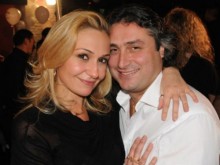 Без много шум Джуди Халваджиян се разведе, жена му роди от друг