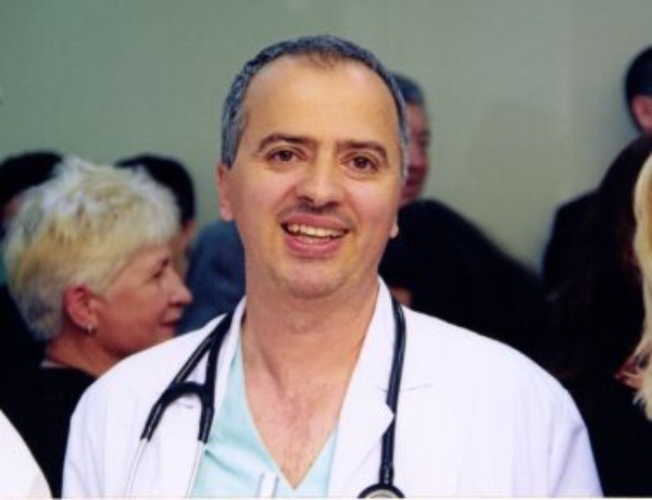 Д р Светлозар Сардовски е специалист по обща и инвазивна кардиология