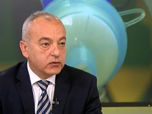 Донев: Не се обсъжда въвеждането на забрана за излизане на неваксинираните над 60 години