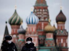 В Русия умират по над 1000 на ден с коронавирус