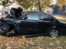 Сблъсъкът е бил ужасен, вижте как изглежда БМВ-то след удара!