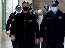 На обвиняемия за източването на 100 бона от пловдивски бизнесмен му се размина засега