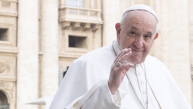 Папа Франциск призова днес производителите на оръжия да спрат да