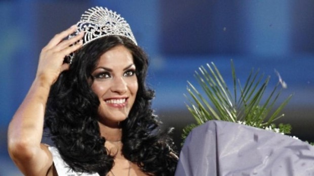 Мис България 2011 Ваня Пенева e тормозена брутално от ревнива