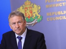 Кацаров: Очаквам малките ученици да се върнат в класните стаи от 8 ноември