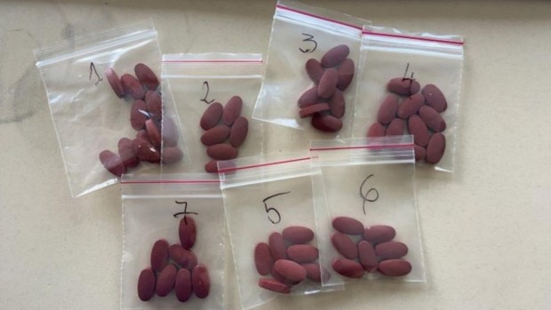 Агенция Митници Близо 12 кг таблетки  които при първоначален химически тест реагират на сексуален